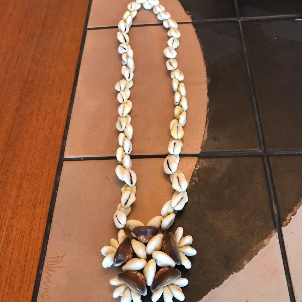 Vintage boho shell necklace - Picture 2 of 5